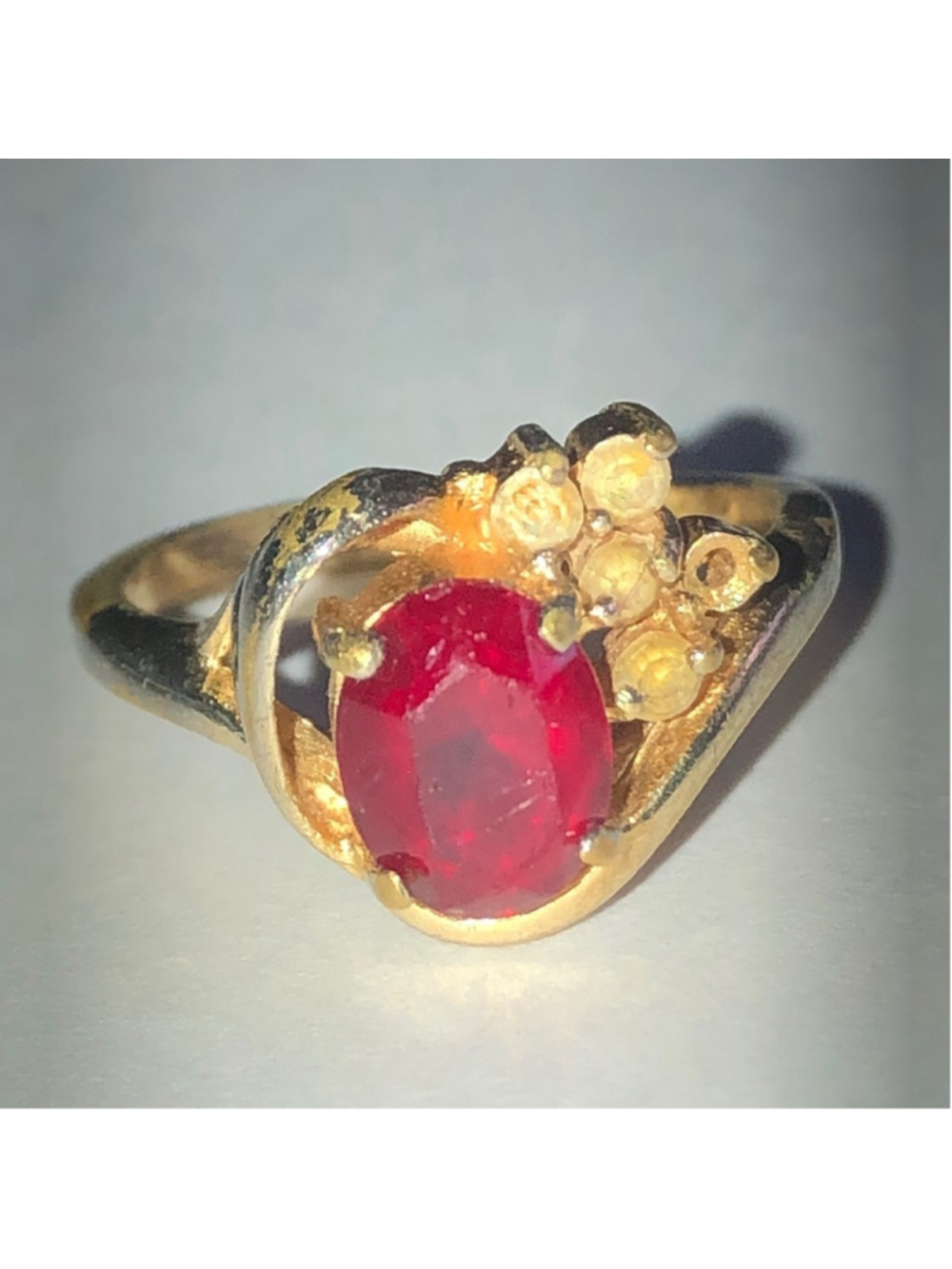 Size 6 Vintage Gold Tone Red Rhinestone Ring